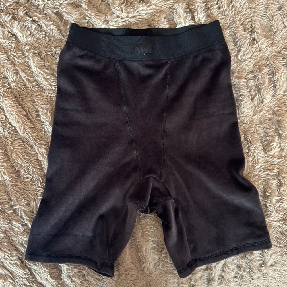 skims velour biker shorts